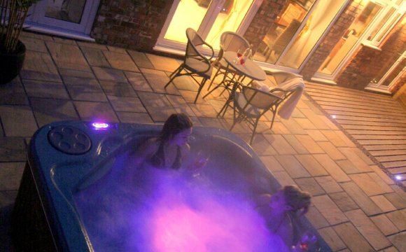 Hawthorne Cottage Hottub