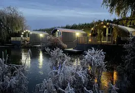 Christmas Lakeside Retreat.jpg 0